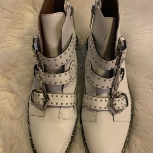 Gianni Bini white studded zipper boot. Size 8.